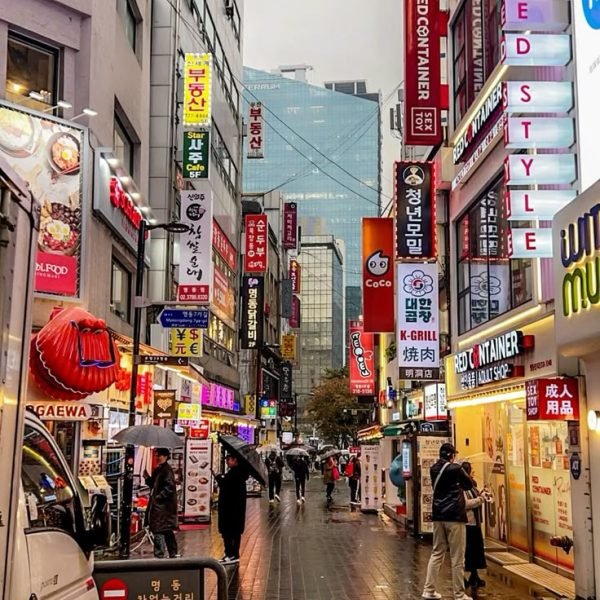 Rainy streets of Seoul